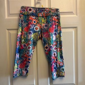 LuLaRoe Jade Capris- Size M